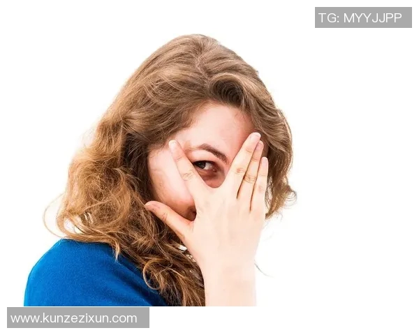 足球明星害羞瞬间大揭秘可爱表情尽在其中的精彩图片合集 足球明星害羞瞬间大揭秘可爱表情尽在其中的精彩图片合集