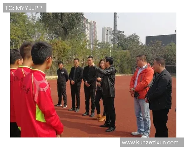 足球明星漫画转场图片展示球场激情与梦想的完美结合