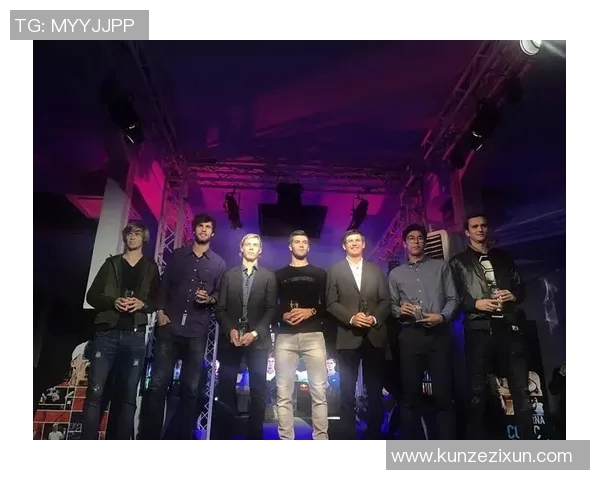 重庆网球队的运营体系与网球战术的深度融合探讨 重庆网球队的运营体系与网球战术的深度融合探讨