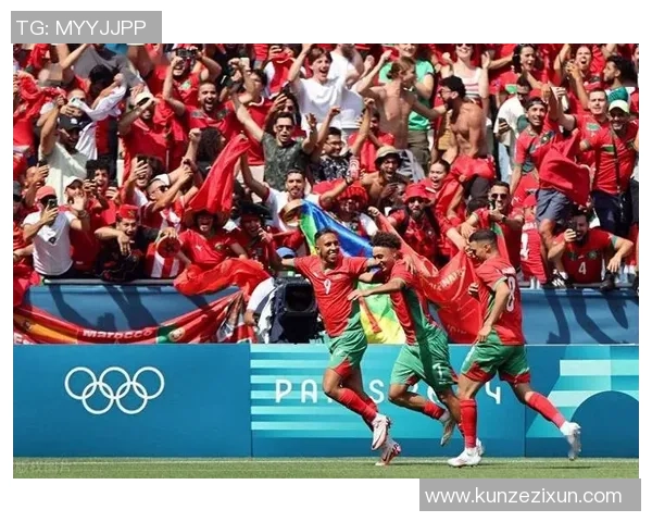 足球明星精彩互动瞬间集锦让你感受球场之外的温暖与友谊 足球明星精彩互动瞬间集锦让你感受球场之外的温暖与友谊